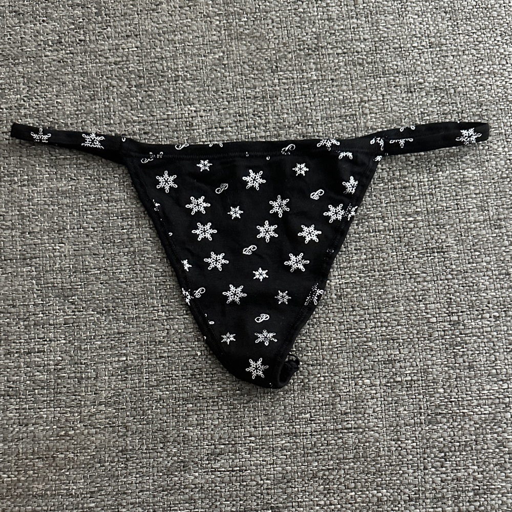 PINK Victoria’s Secret V-String Panty